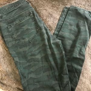 Two by Vince Camuto Camo Pants
